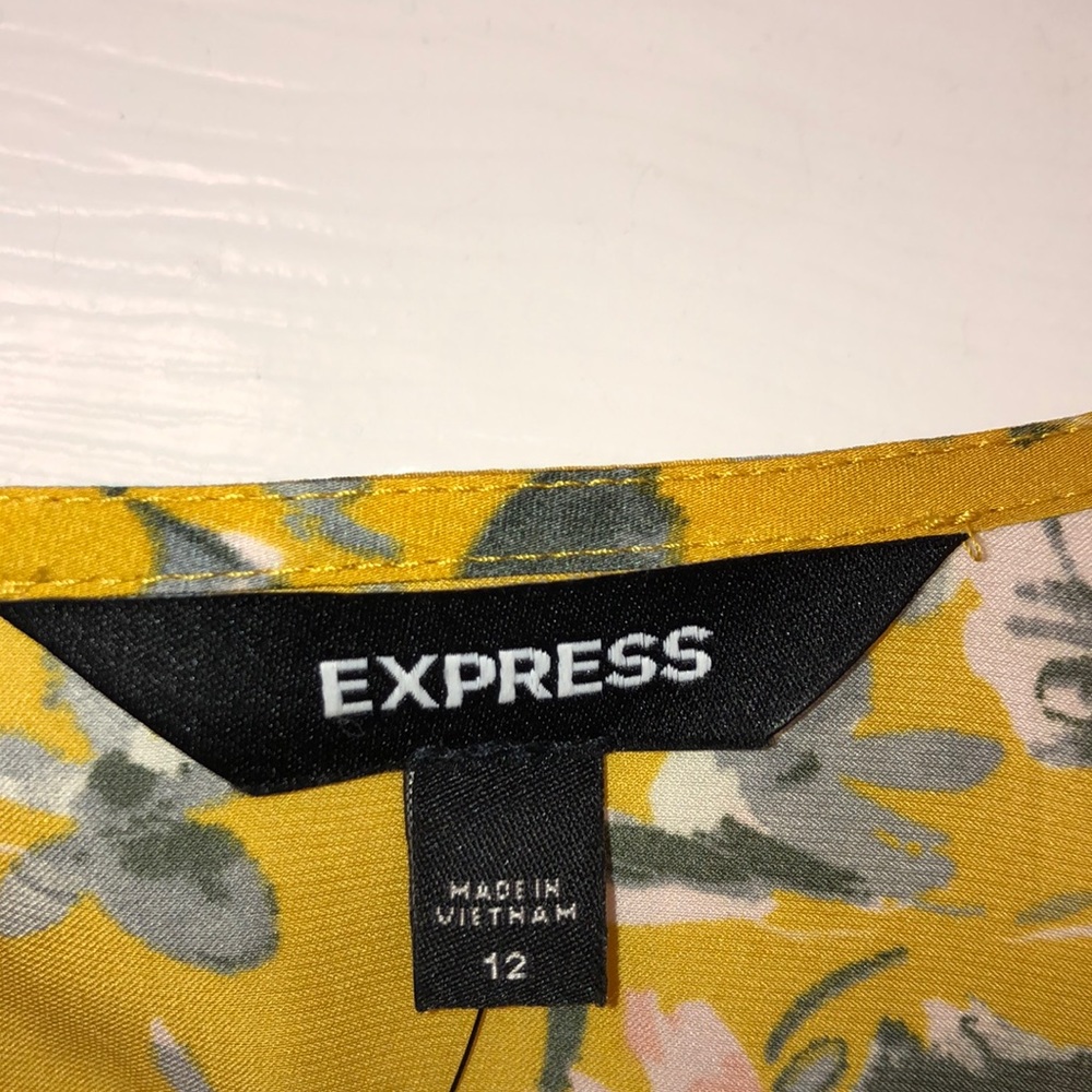 NWT! Express Dress! Size 12! 👗 - Picture 2 of 9